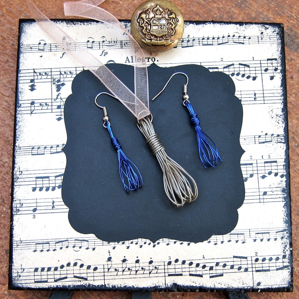Learn how to make your own whisk earrings and pendant with jewelry wire.