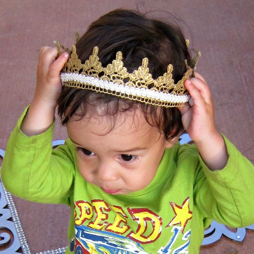 Lace crowns are surprisingly simple to make!  This tutorial will give a step by step guide to make lace crowns that are beautiful.