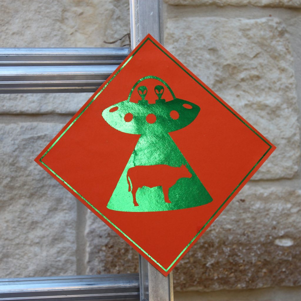 To "celebrate" March 20, Alien Abduction Day, make this fun sign to warn folks of impending alien danger! Free printables with tutorial.
