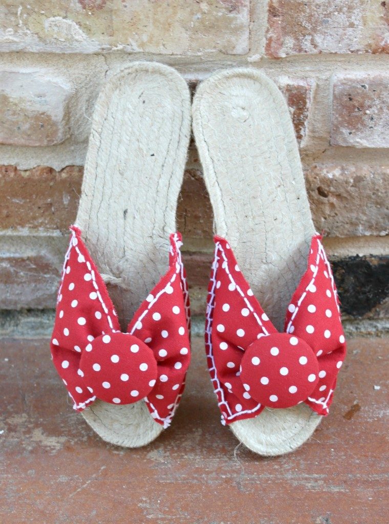These are my new favorite shoes! They’re so easy to make that I can make several in lots of different colors and patterns.