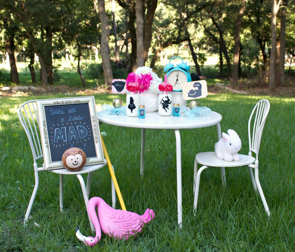 Create a Wonderland themed party quickly and easily by using items found at home and chalkboard labels