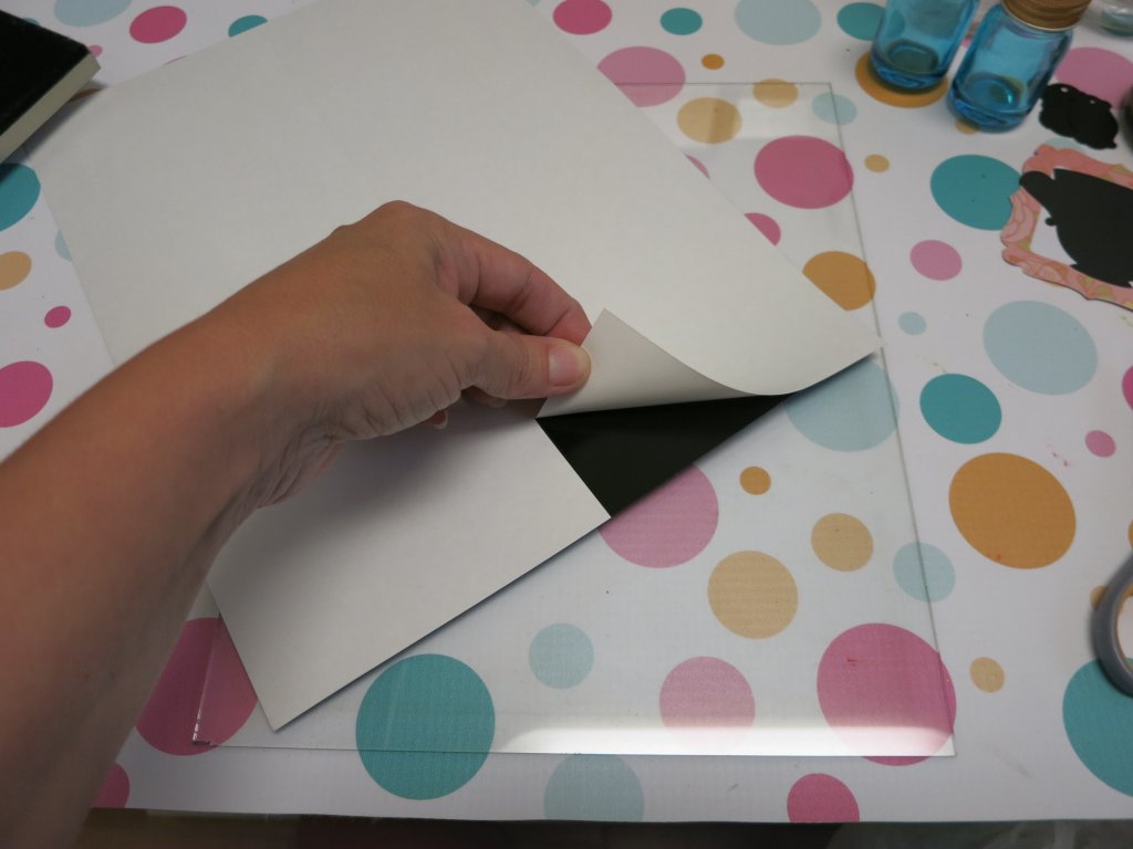 Create a Wonderland themed party quickly and easily by using items found at home and chalkboard labels