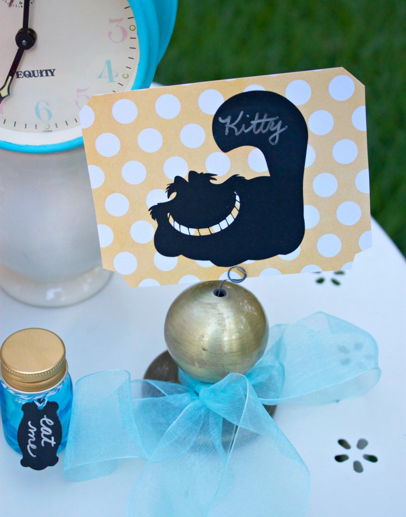 Create a Wonderland themed party quickly and easily by using items found at home and chalkboard labels