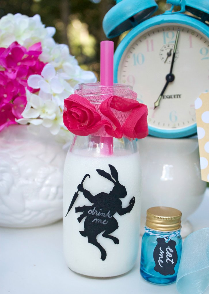 Create a Wonderland themed party quickly and easily by using items found at home and chalkboard labels