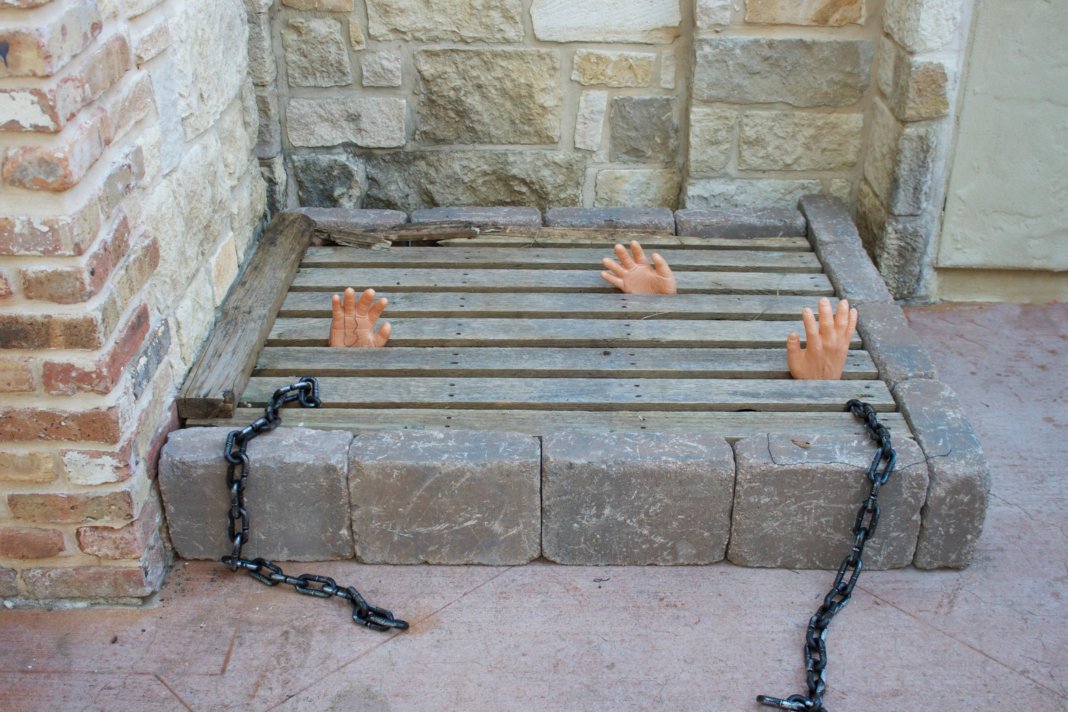 DIY Halloween Underground Dungeon
