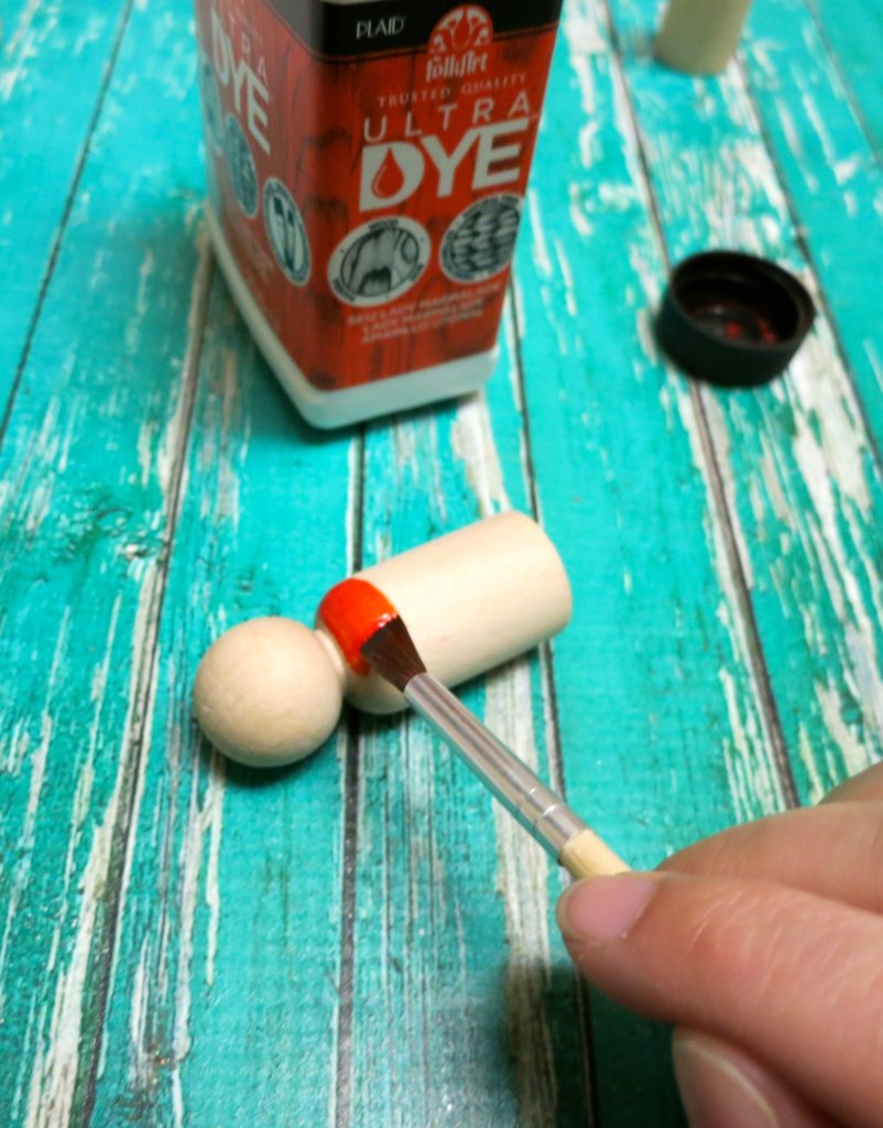 paint the peg doll with Ultra Dye