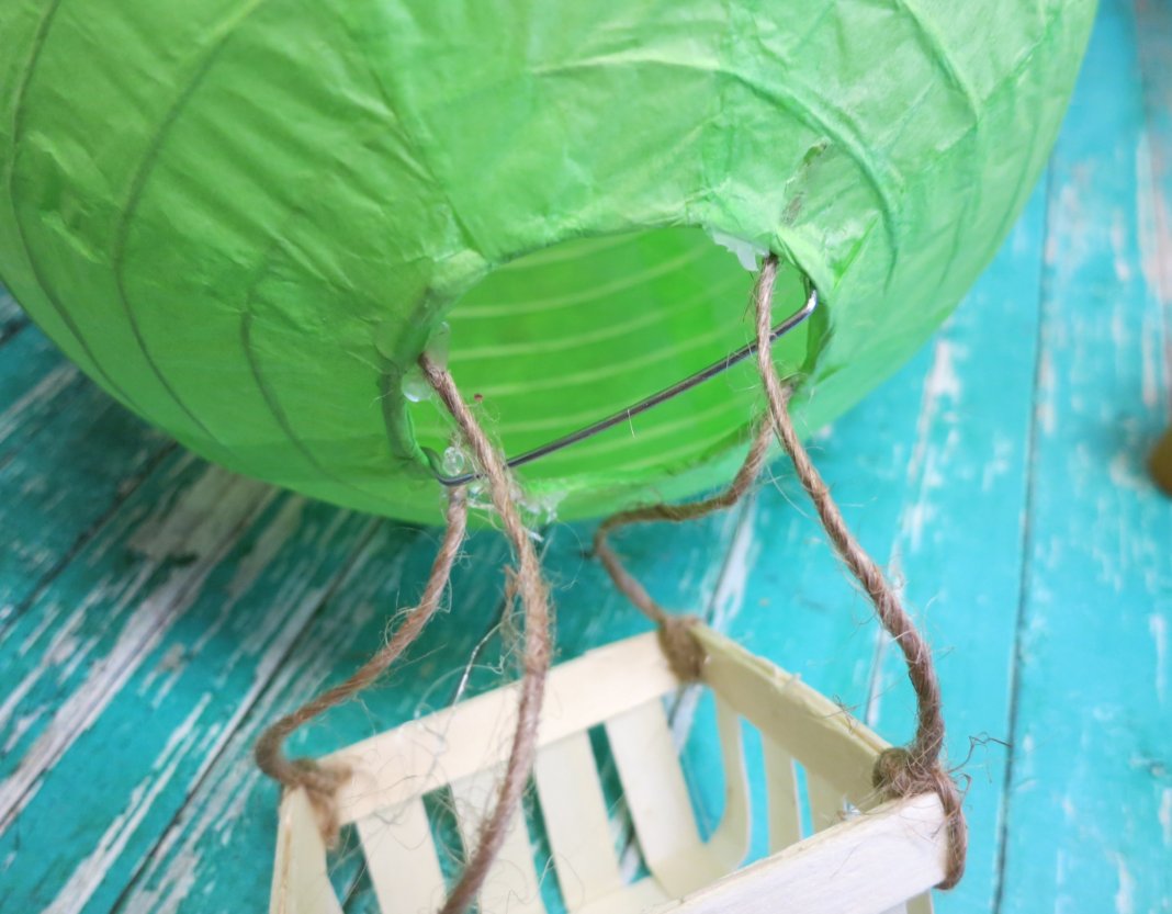 paper lantern air balloon