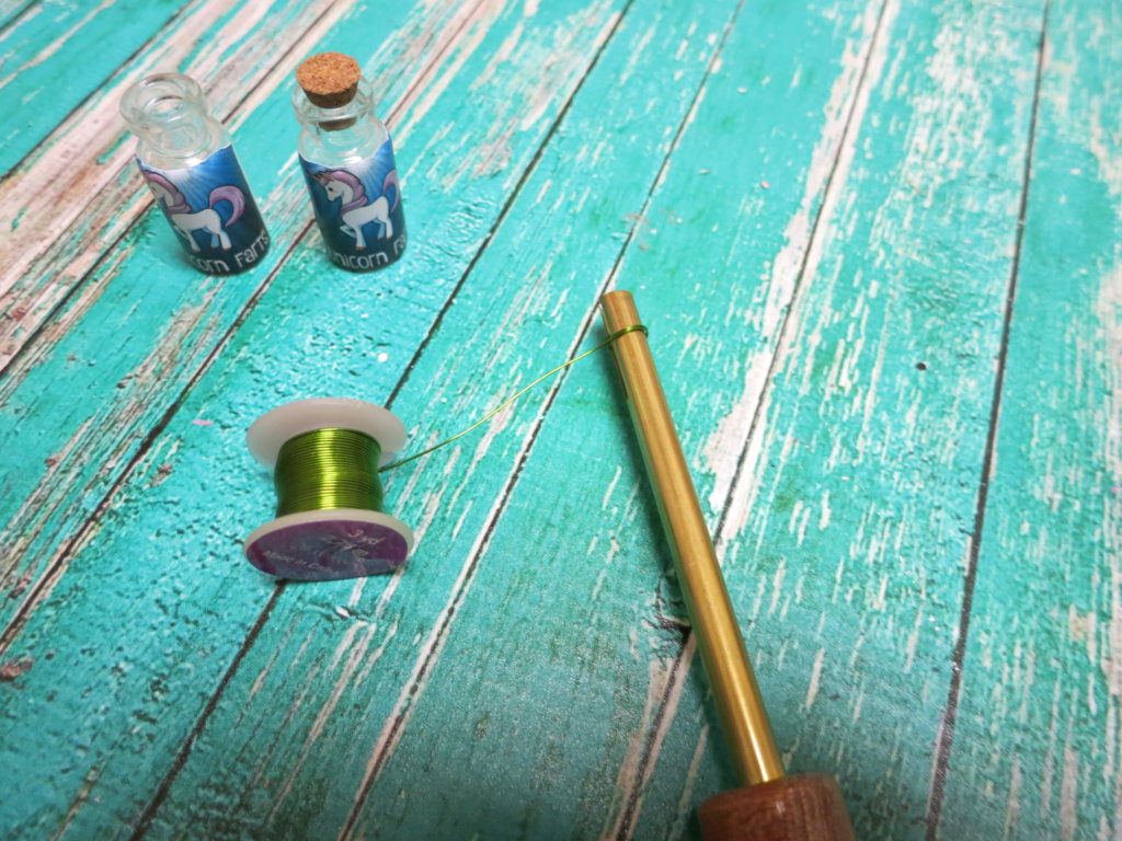 how to twist wire