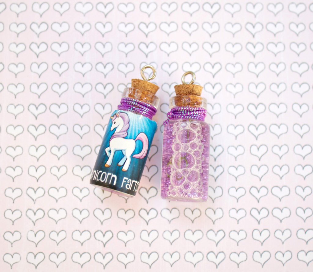 Create custom Unicorn Farts and other fun bubble bottle labels by using weatherproof labels from OnlineLabels.com. Free printables with tutorial.
