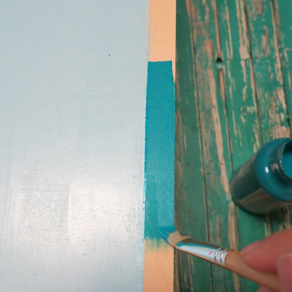 Boat Planter DIY:  Nautical Decor Tutorial