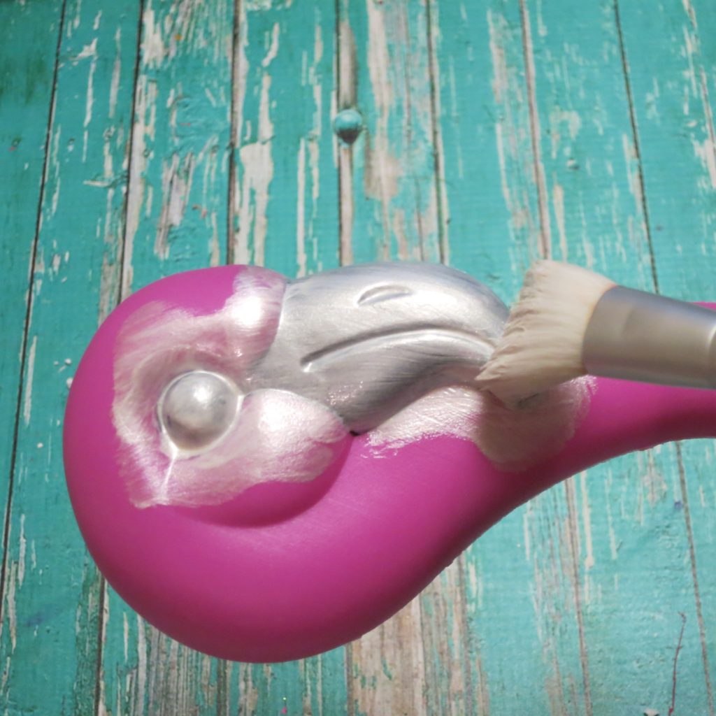 Let me show you how simple it is to turn plastic pink flamingoes into faux metallic flamingo planters for your home.