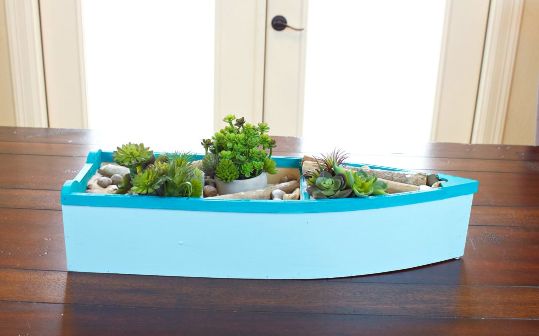 Boat Planter DIY: Nautical Decor Tutorial