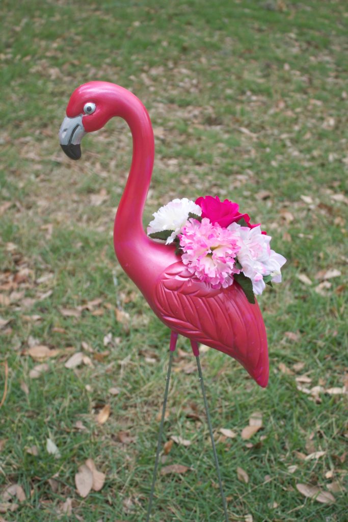 Let me show you how simple it is to turn plastic pink flamingoes into faux metallic flamingo planters for your home.