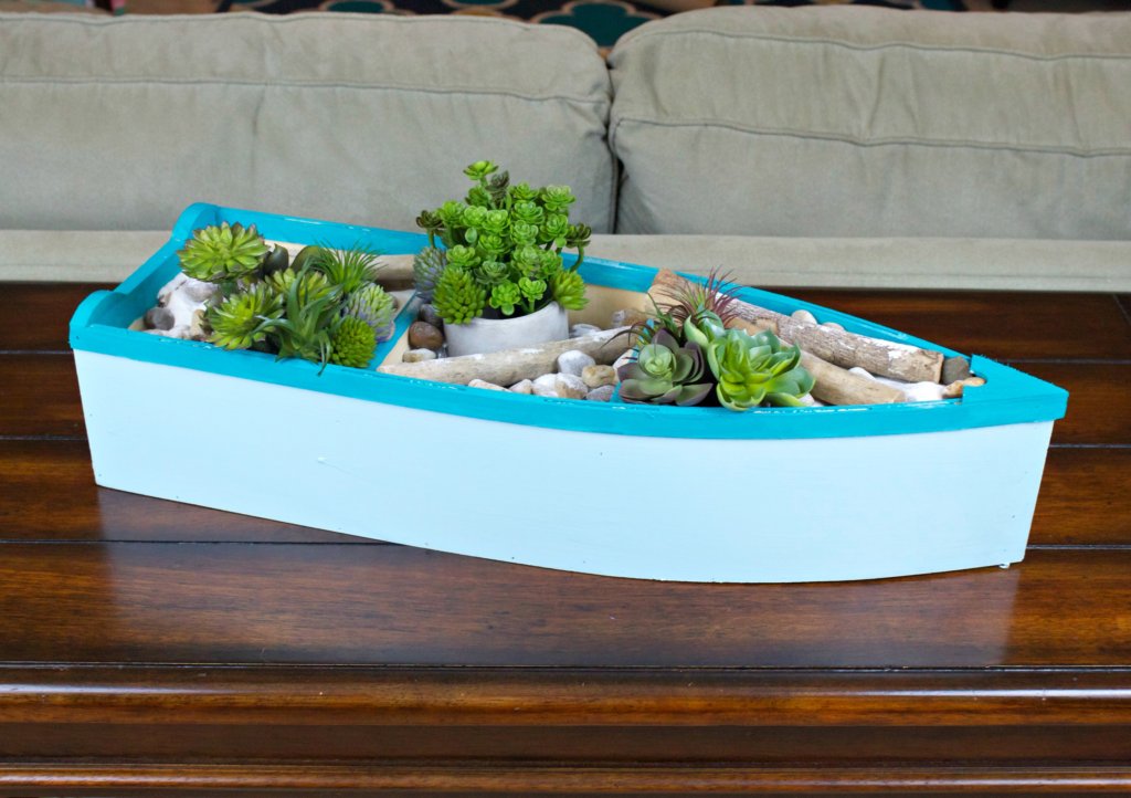 Boat Planter DIY:  Nautical Decor Tutorial