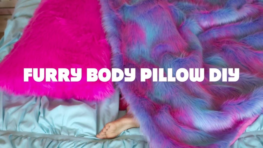 Body Pillow Fur-riffic Tutorial: Teen Decor
