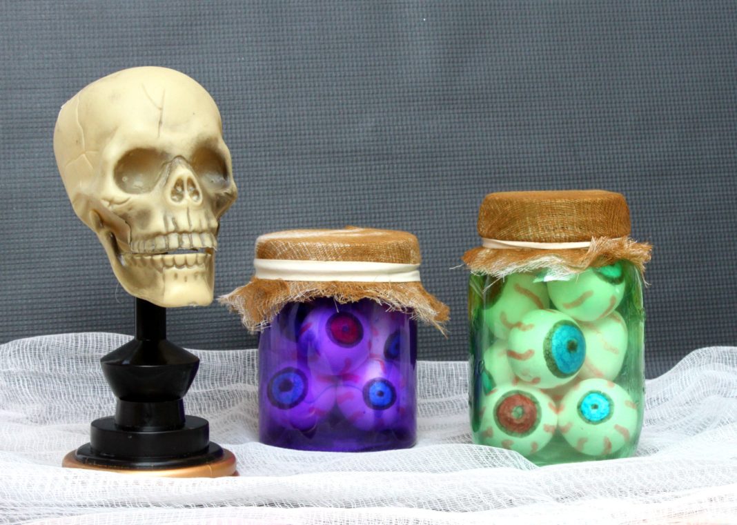Fake Eyeballs DIY Decor for Halloween