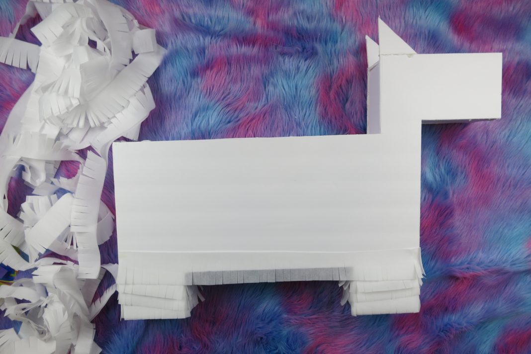Giant unicorn piñata tutorial made with oly-fun