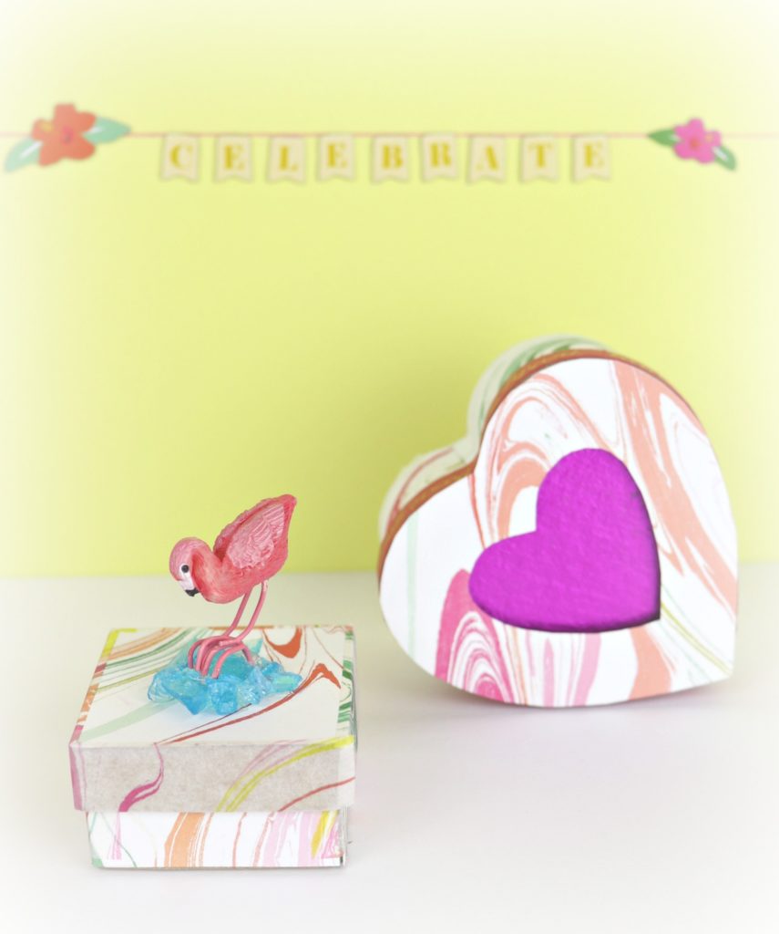 Flamingo party favor boxes are perfect for summer gatherings!  