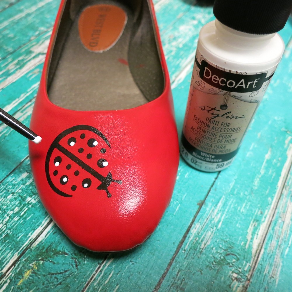 paint on shoes