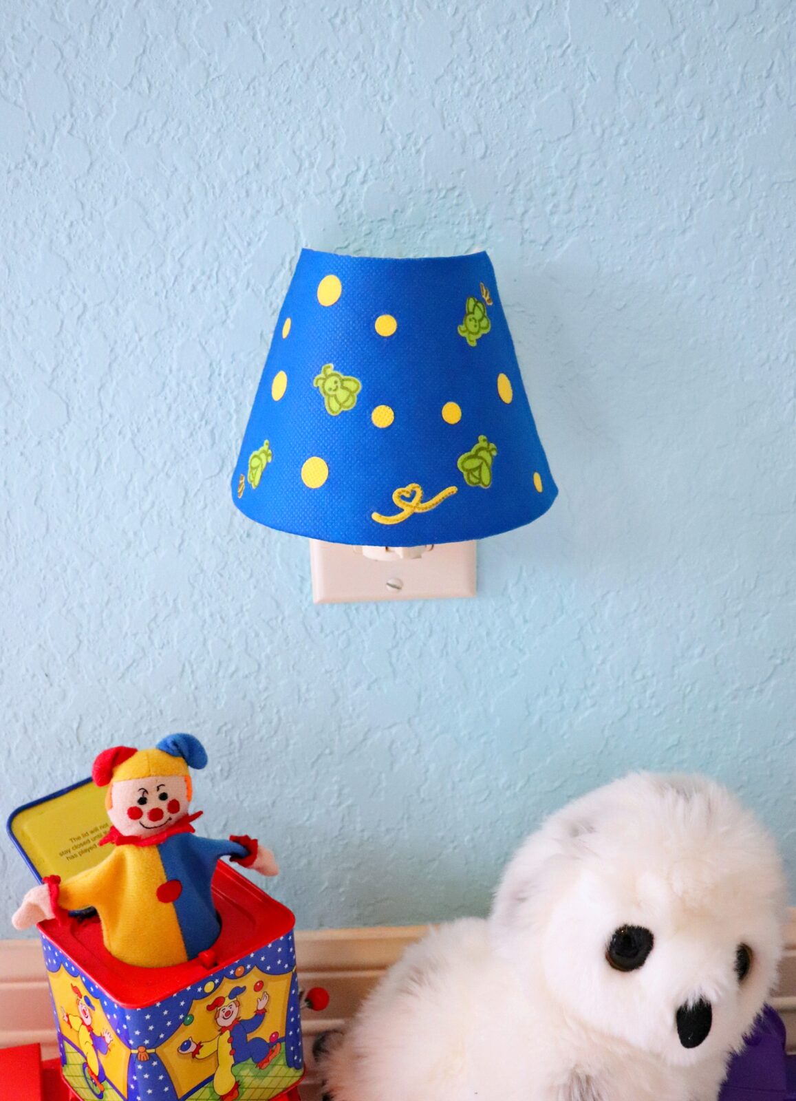 Make a firefly night light in no time!