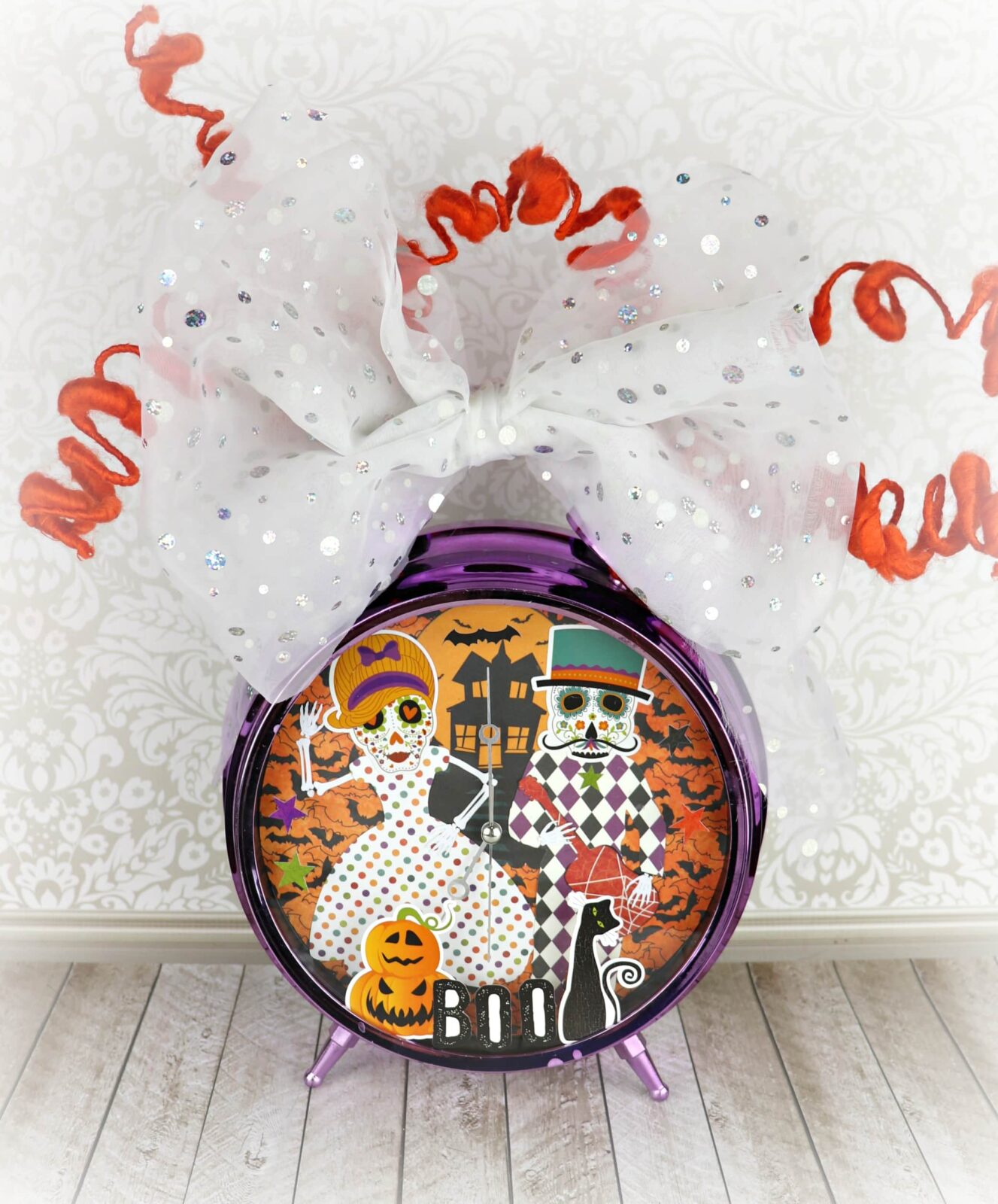 Spooky Halloween Clock Tutorial: Skeletons and Bats, Oh My!