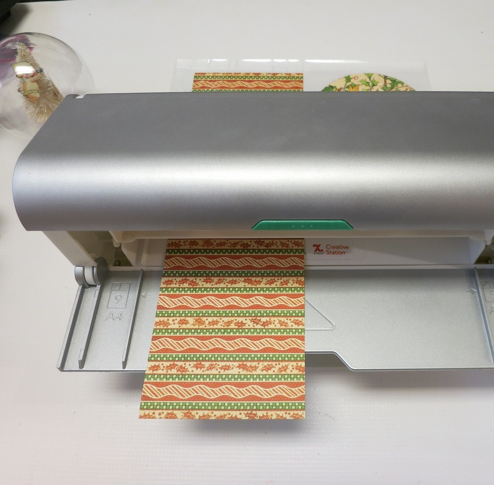 Make a beautiful snow globe gift box for the holidays