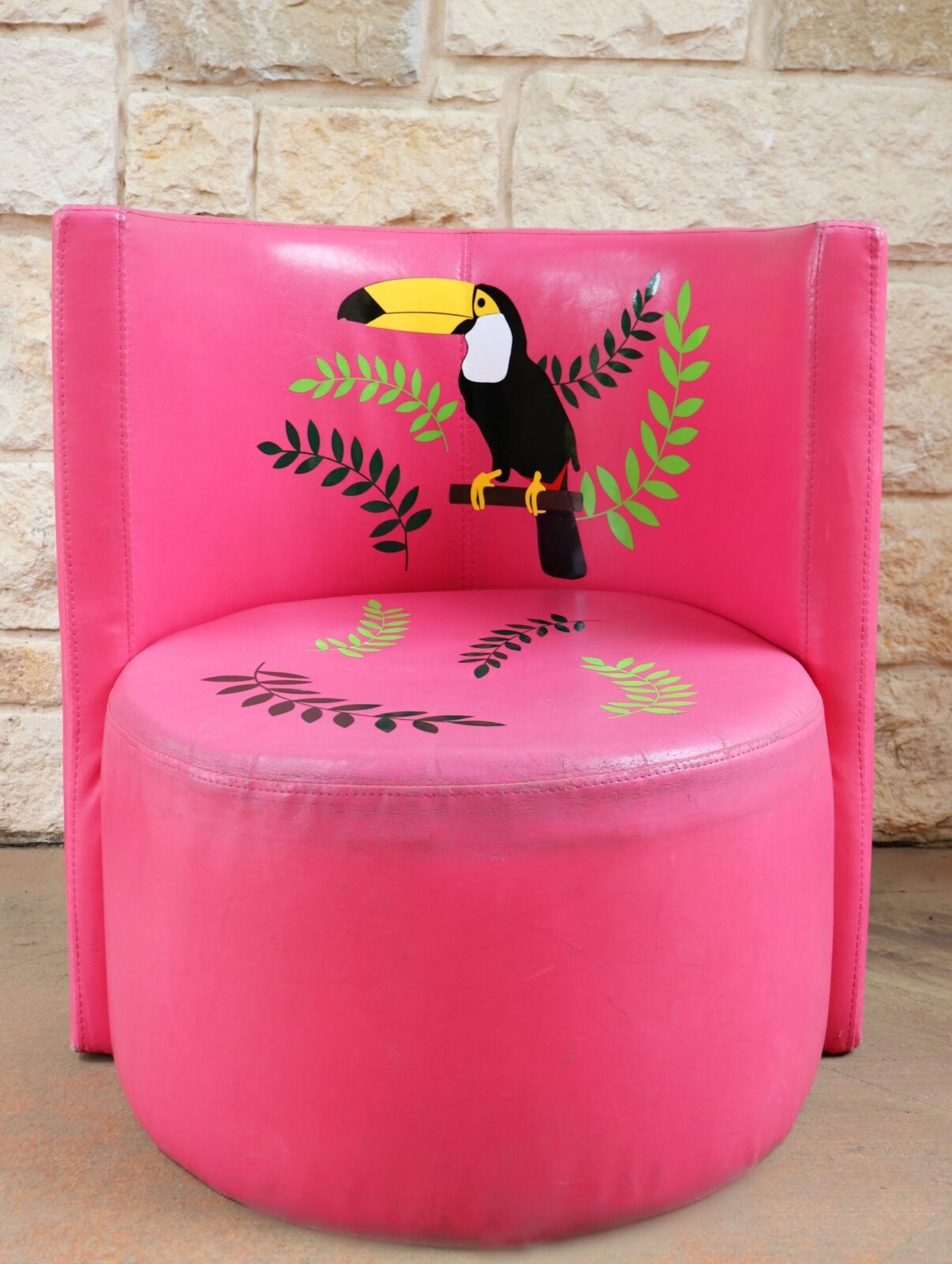 Vinyl Toucan Chair Tutorial: Fun Summer Seat