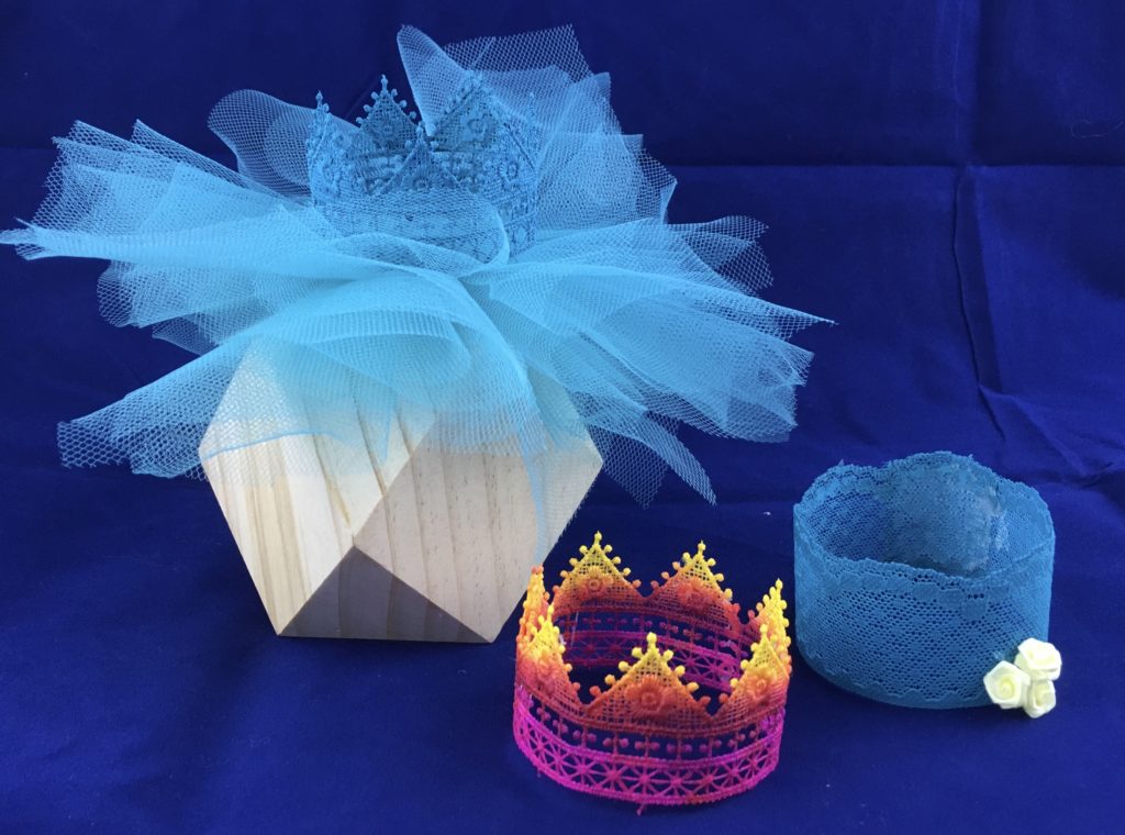 Mod Podge Ultra Lace crown