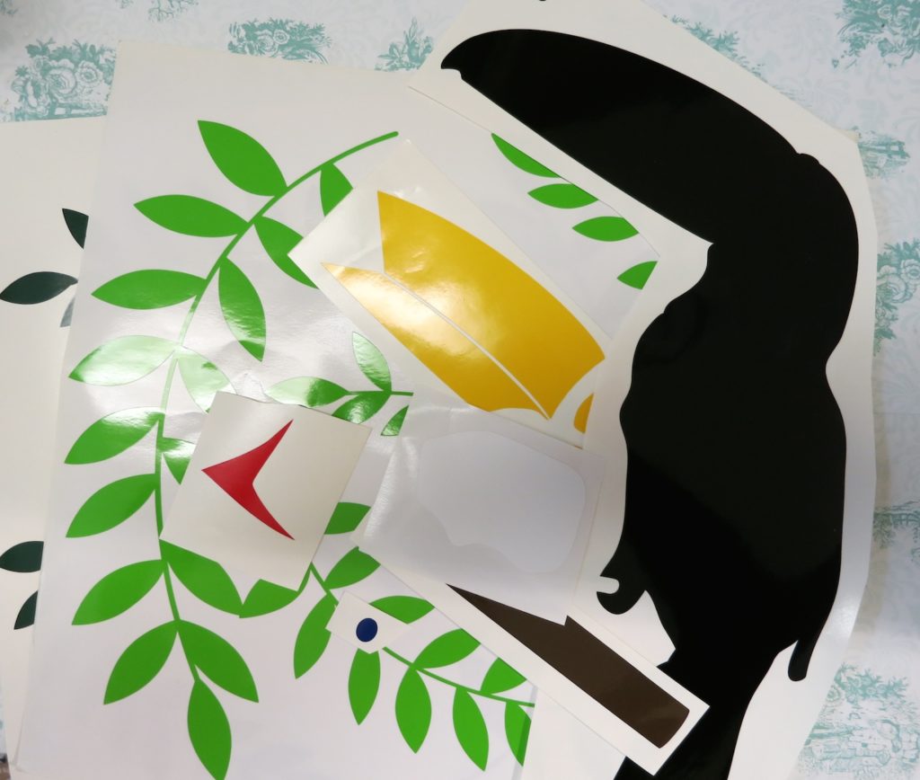 Vinyl Toucan Chair Tutorial: Fun Summer Seat