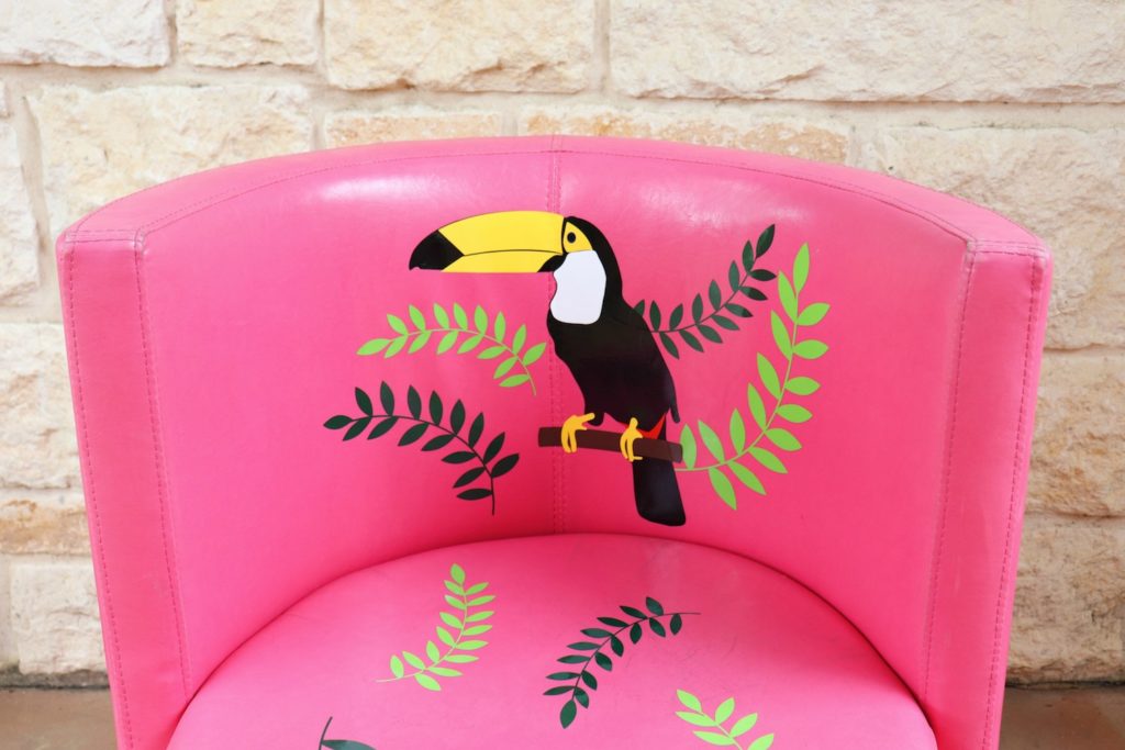 Vinyl Toucan Chair Tutorial: Fun Summer Seat