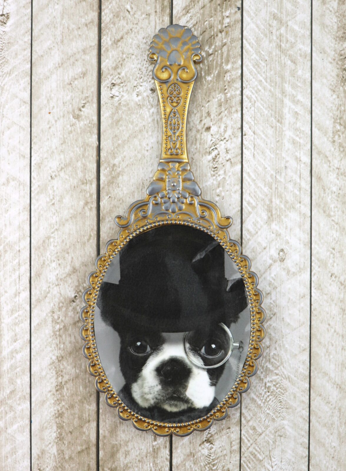 Make upcycled frames and unique photo holders to decorate with.