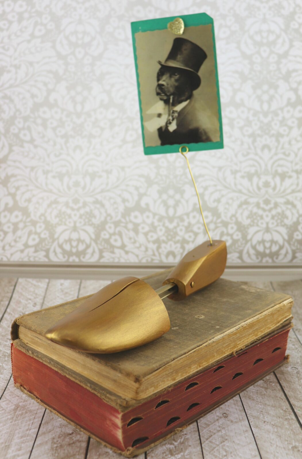 Make upcycled frames and unique photo holders to decorate with.