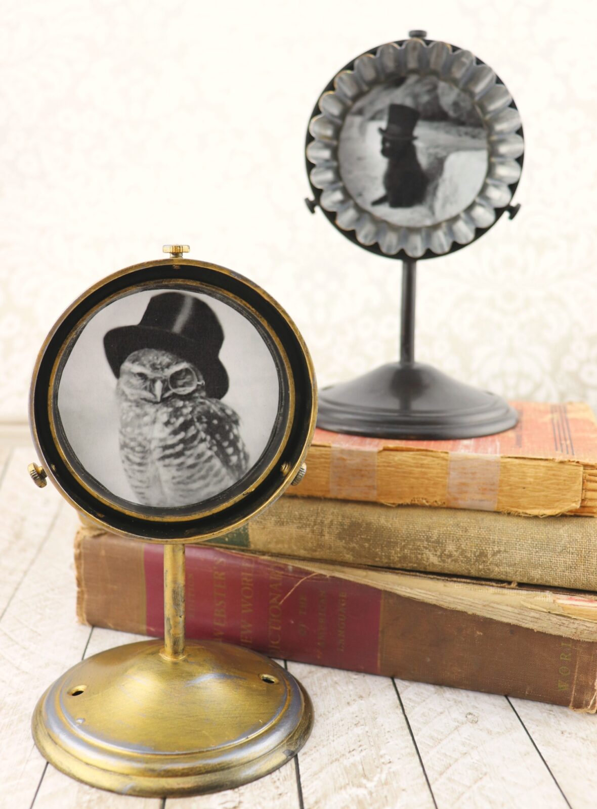 Make upcycled frames and unique photo holders to decorate with.