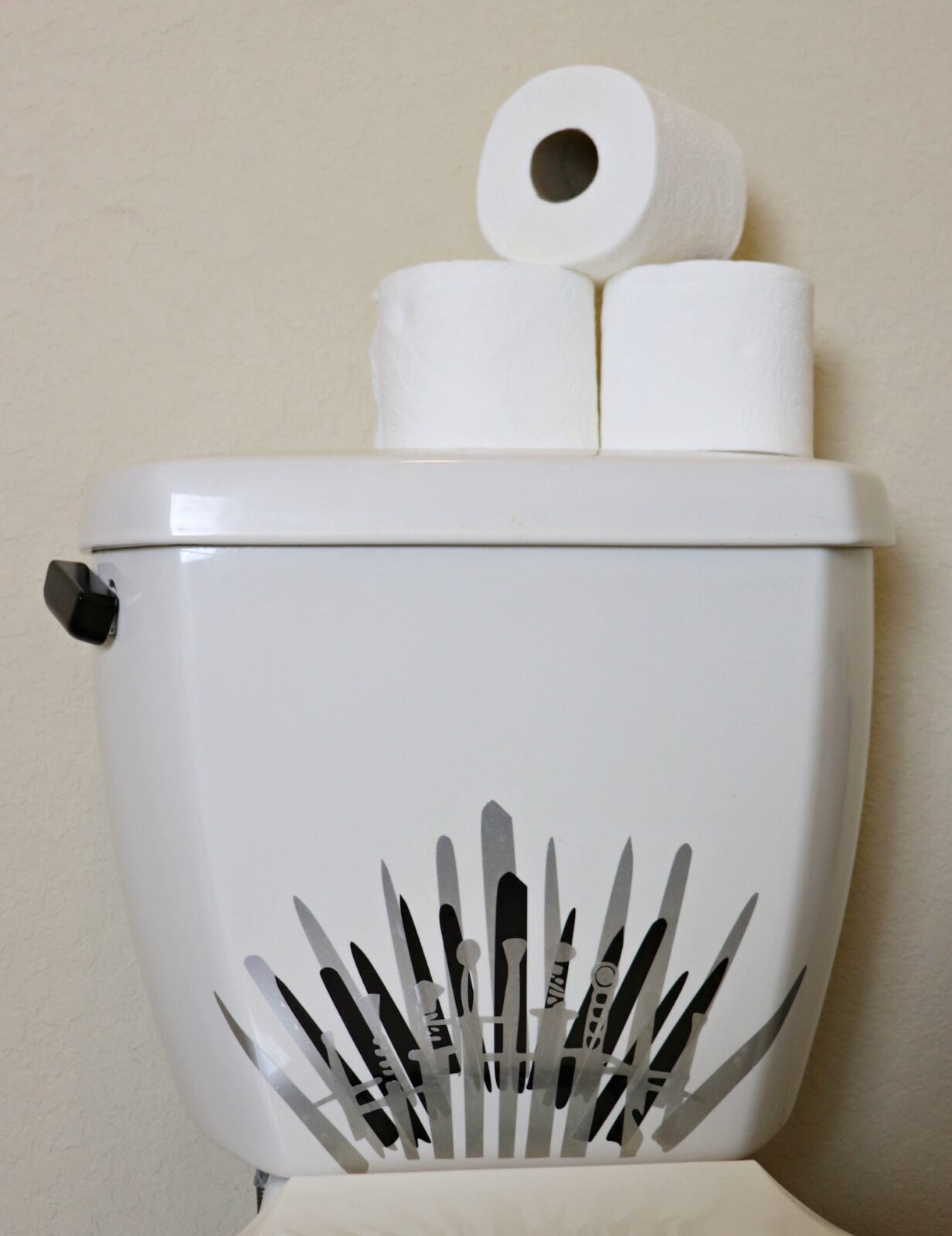 This Iron Throne vinyl decal is perfect for updating the "throne" in your bathroom. 