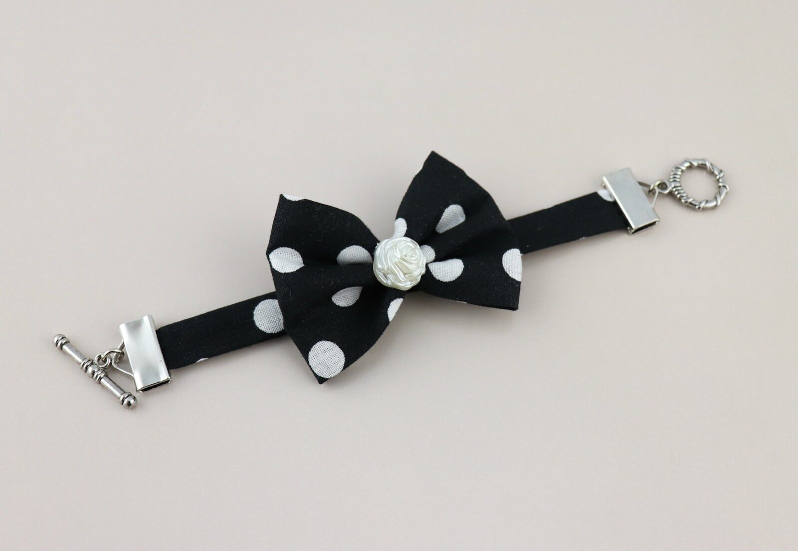 Bow Bracelet Tutorial: Fabric Scrap Project