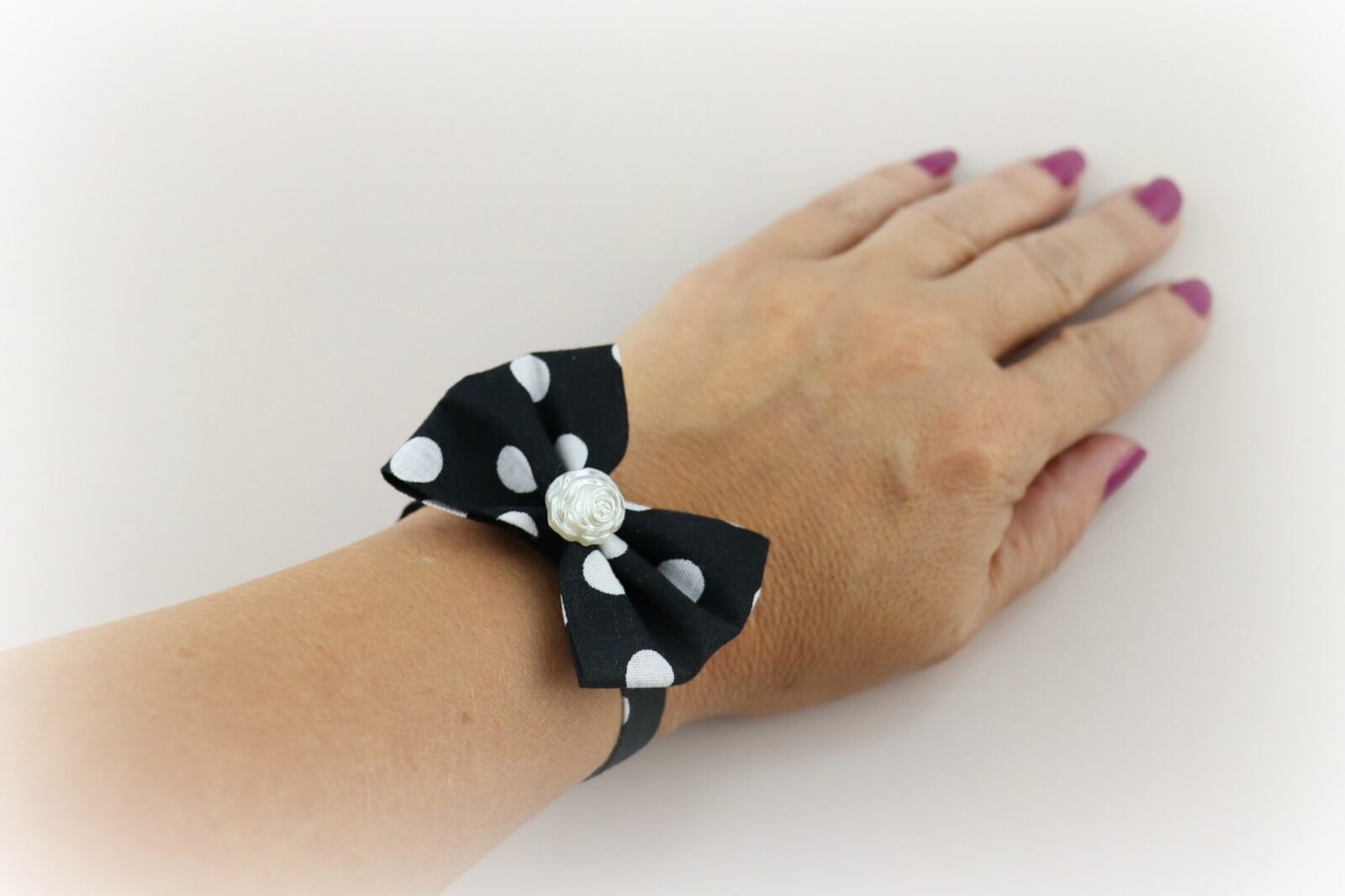 Bow Bracelet Tutorial: Fabric Scrap Project