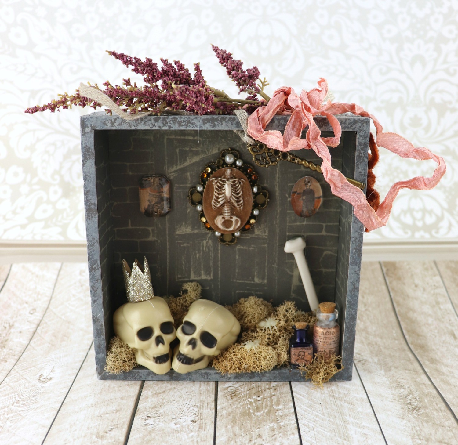 Halloween Shadow Box Decor Tutorial