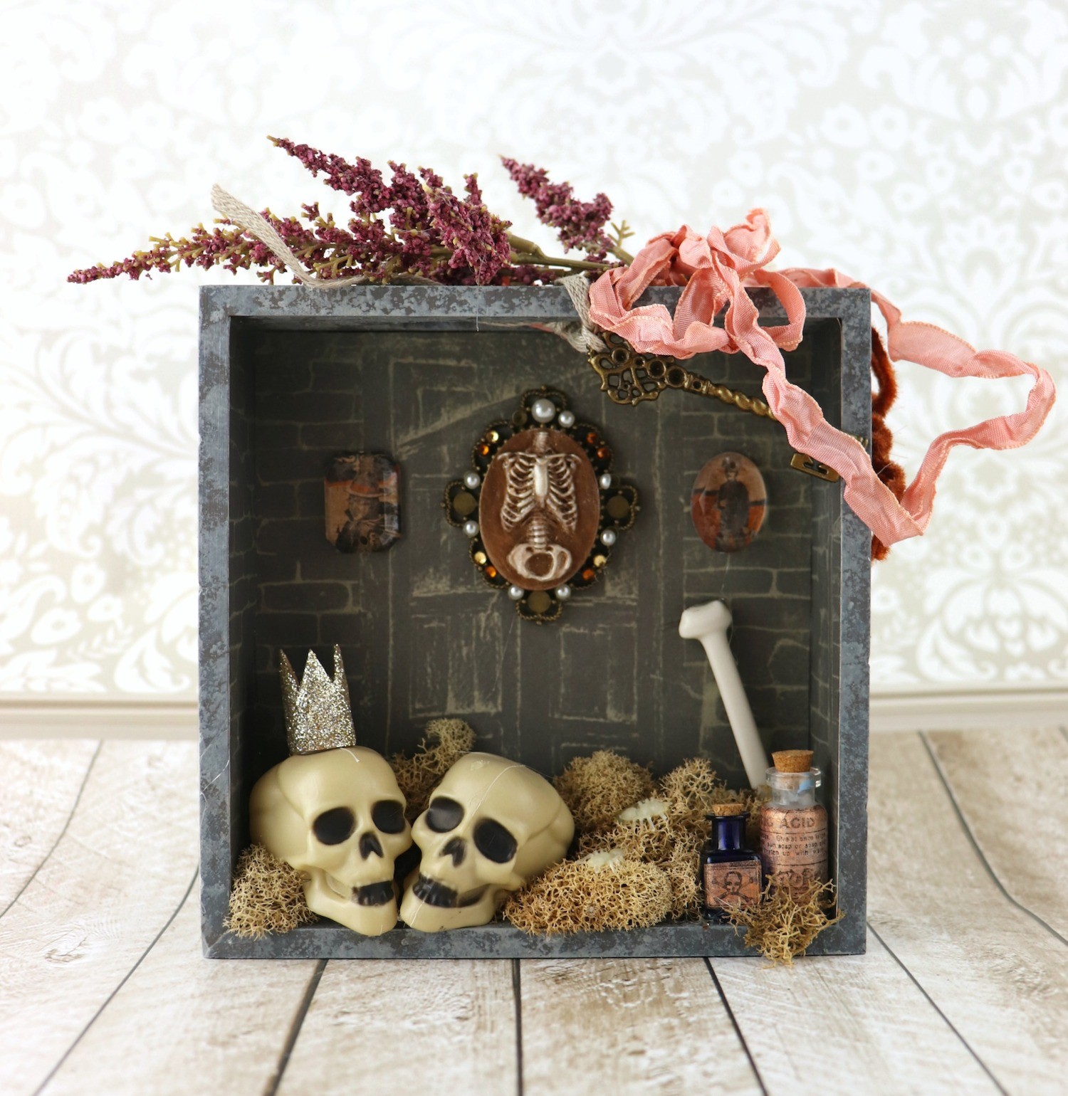 Halloween Shadow Box Decor Tutorial