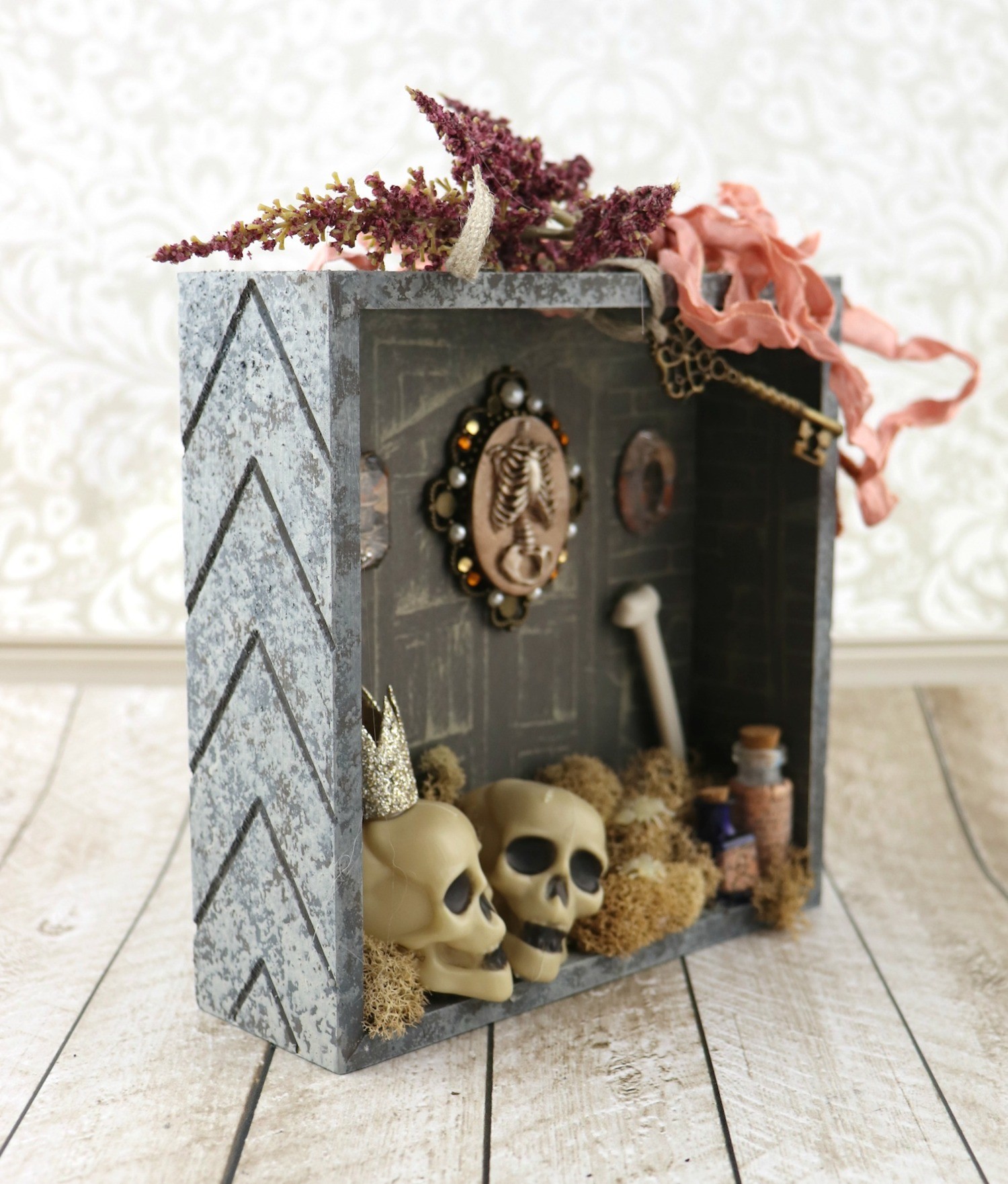 Halloween Shadow Box Decor Tutorial