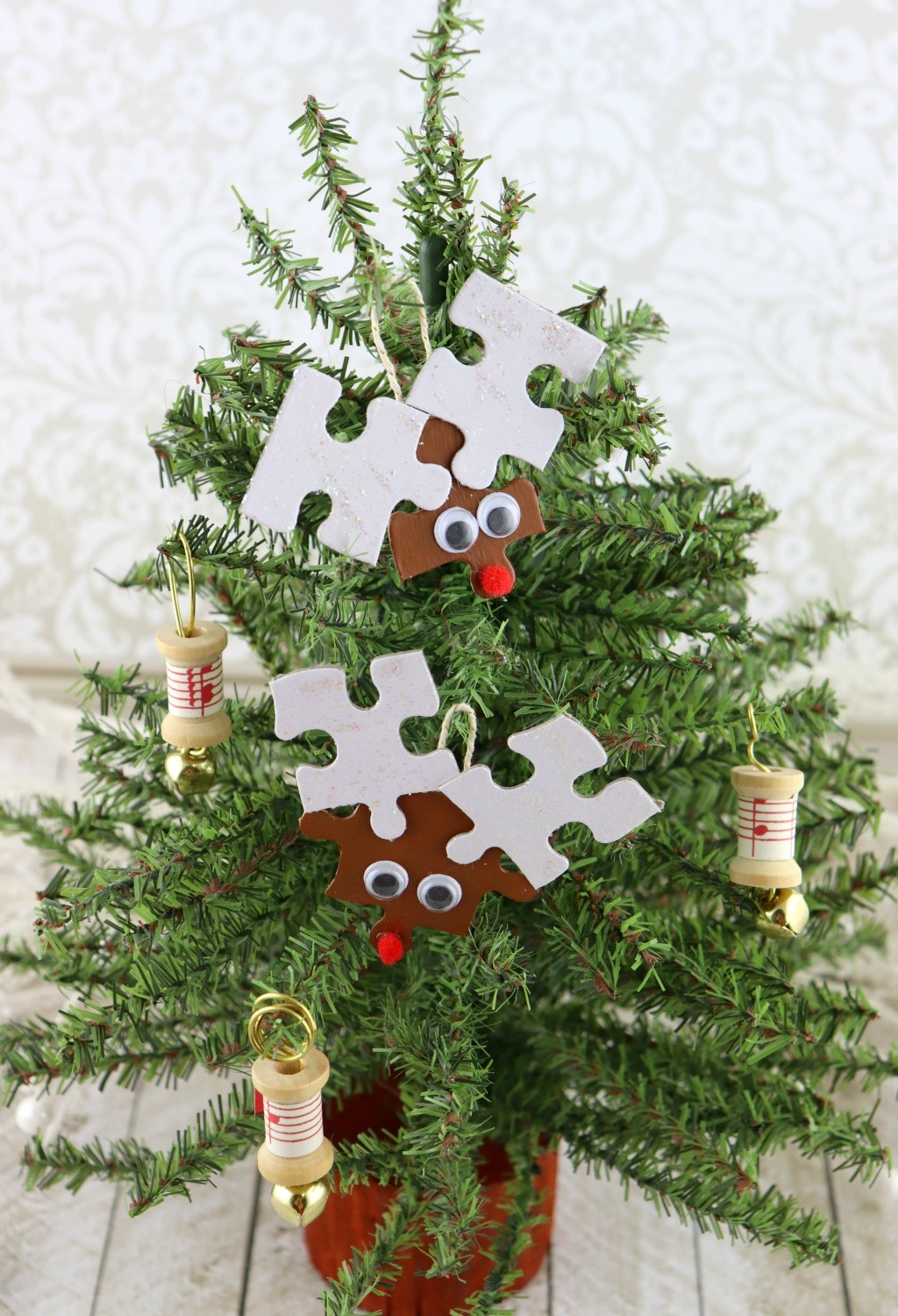Reindeer Puzzle Ornaments Tutorial