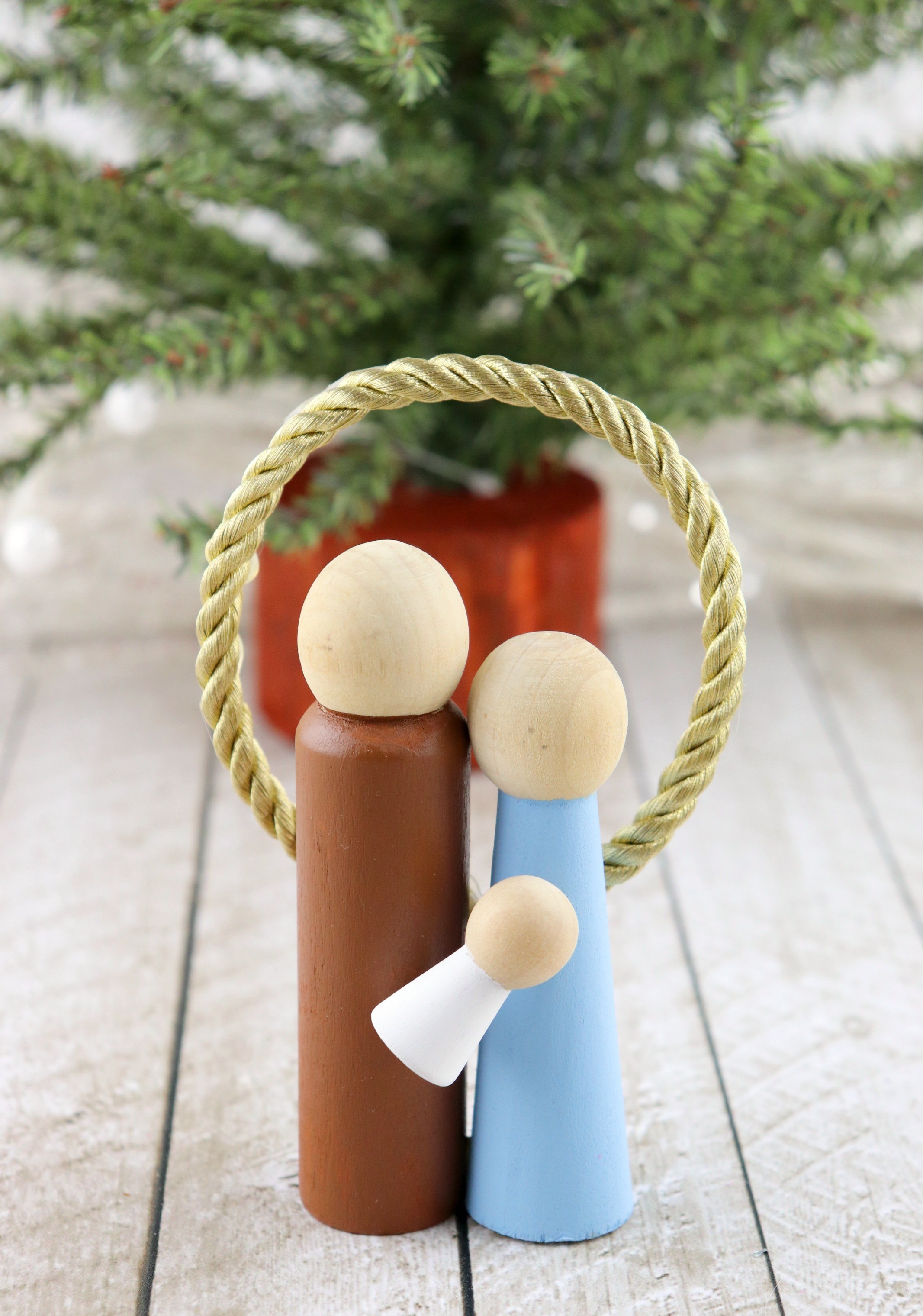 This Holy Family Ornament Tutorial is a great group or family project to make together.