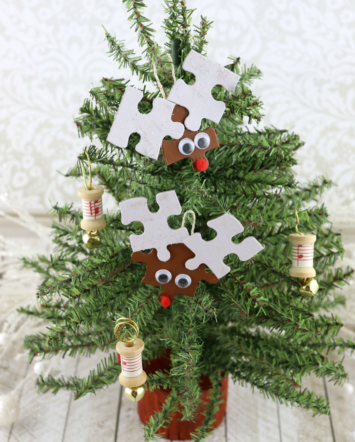 Reindeer Puzzle Ornaments Tutorial