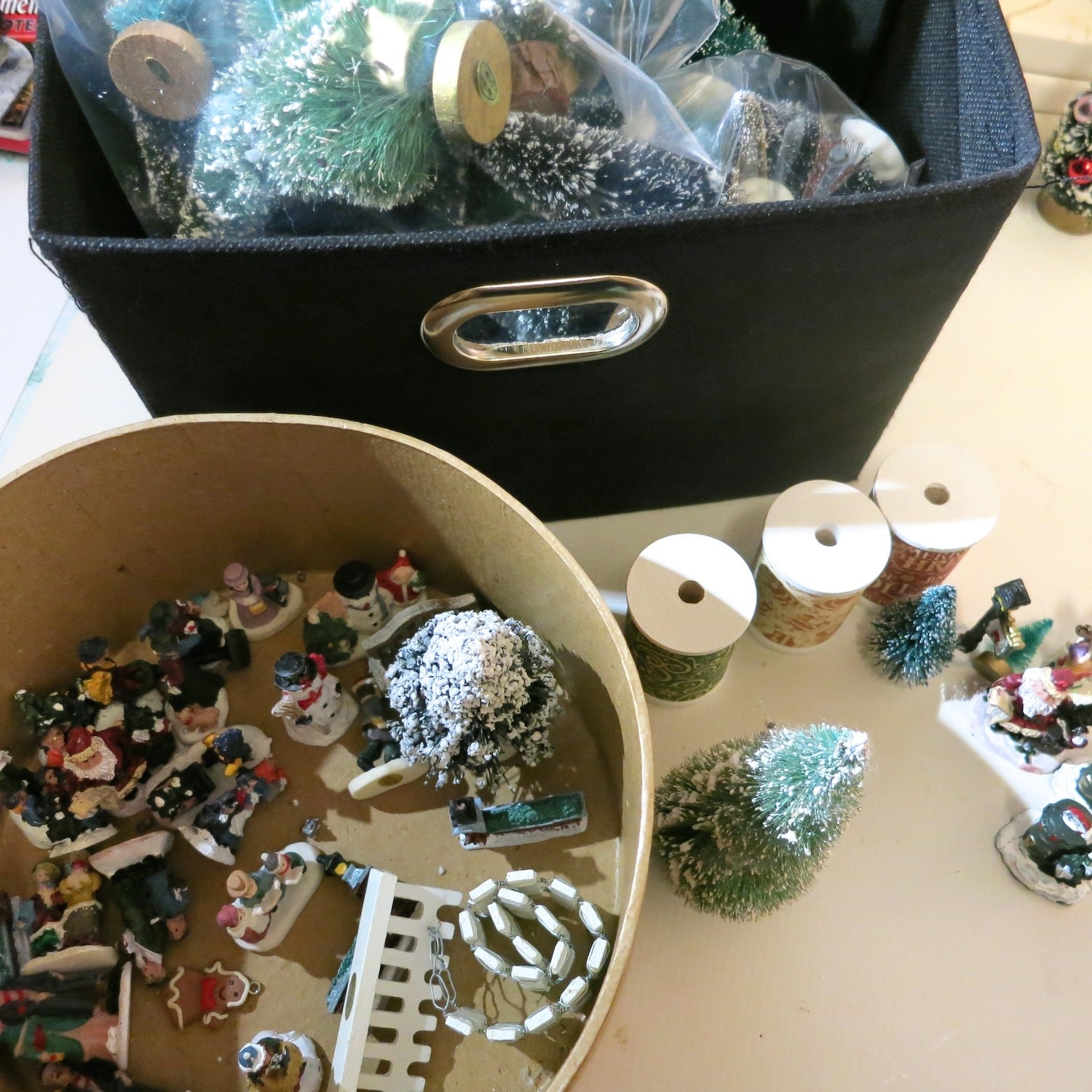 Wood Spool Christmas Decor Tutorial