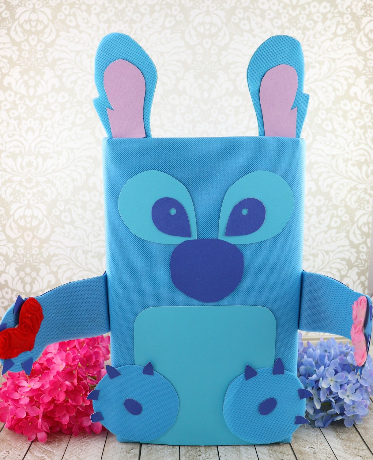 stitch valentine holder