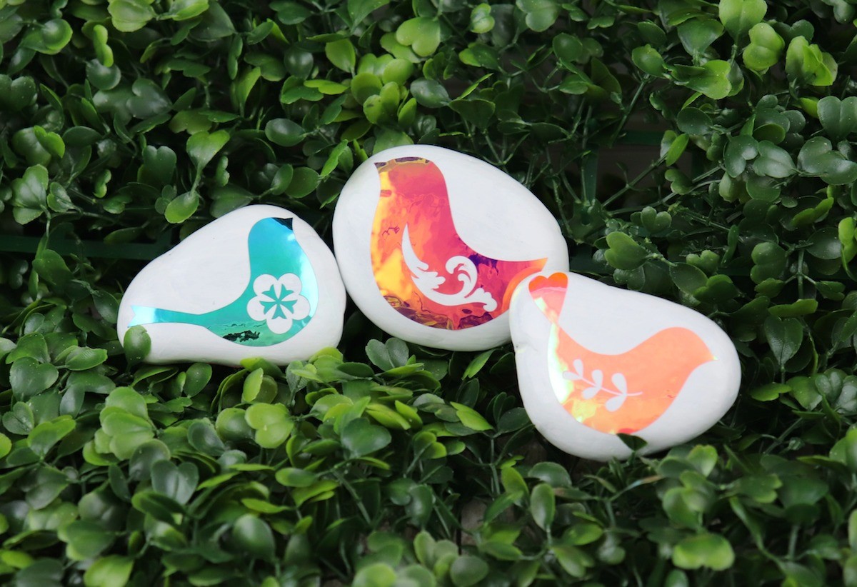 Vinyl on Painted Rocks: Spread Cheer