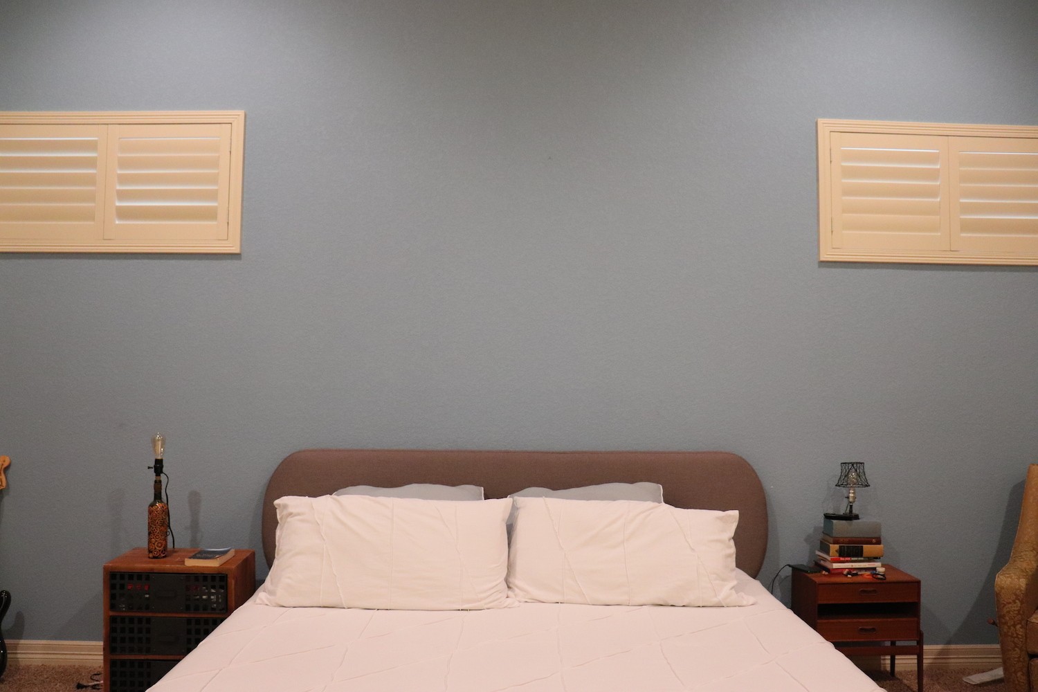 bedroom before makeover