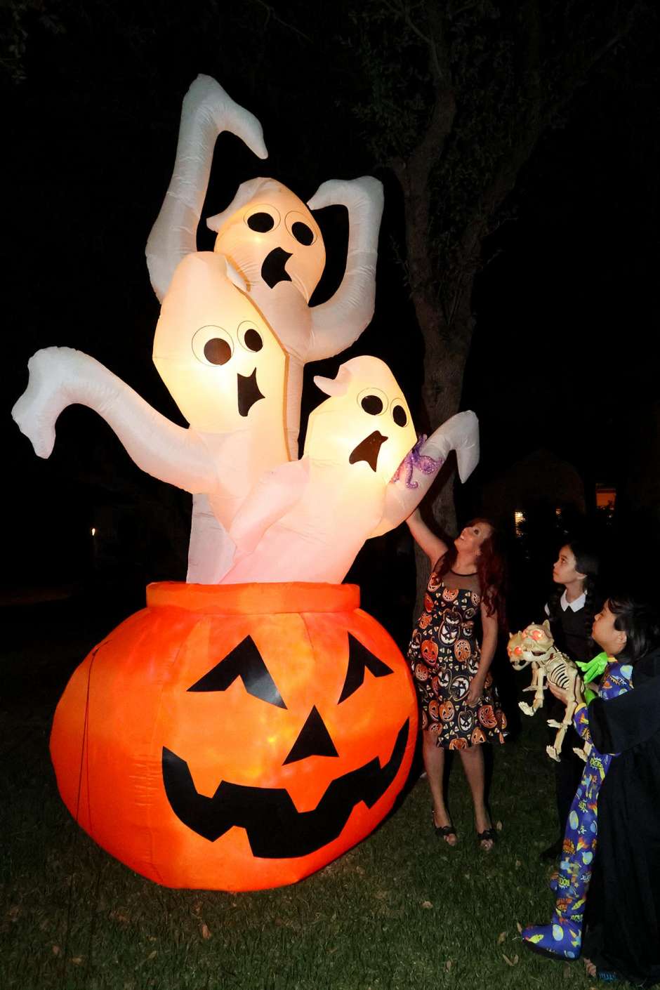 giant halloween inflatable decor