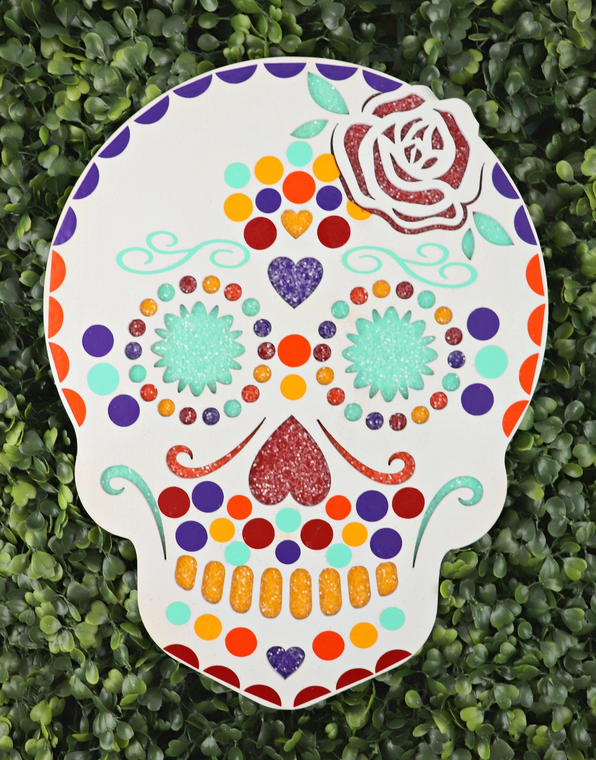 Calavera wood shape decorated with vinyl