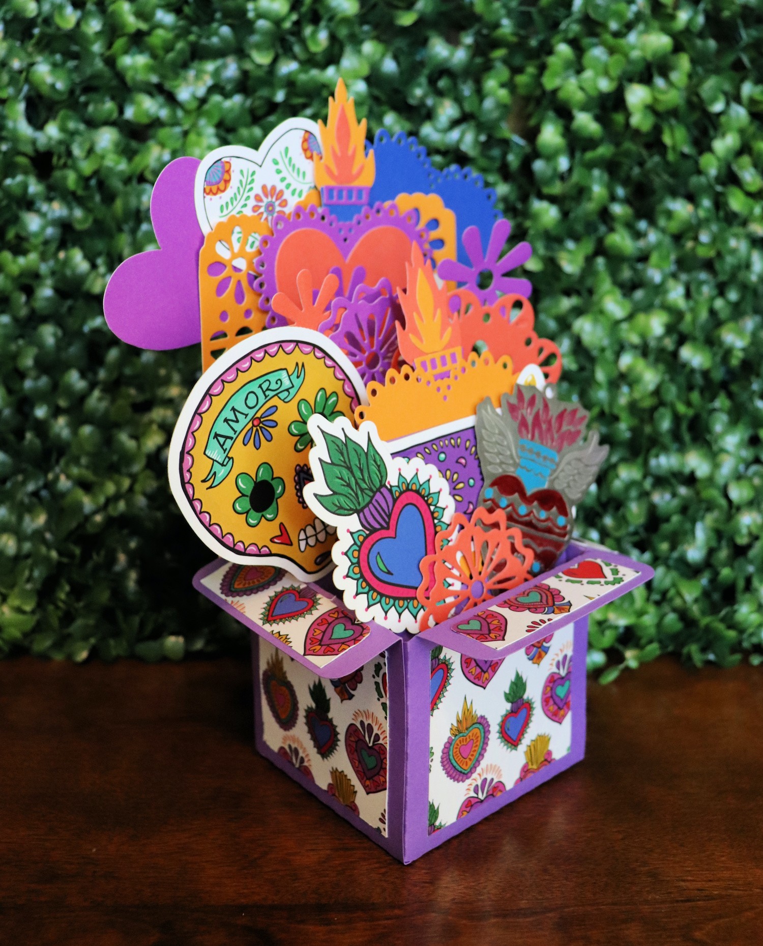 corazon hearts exploding card box