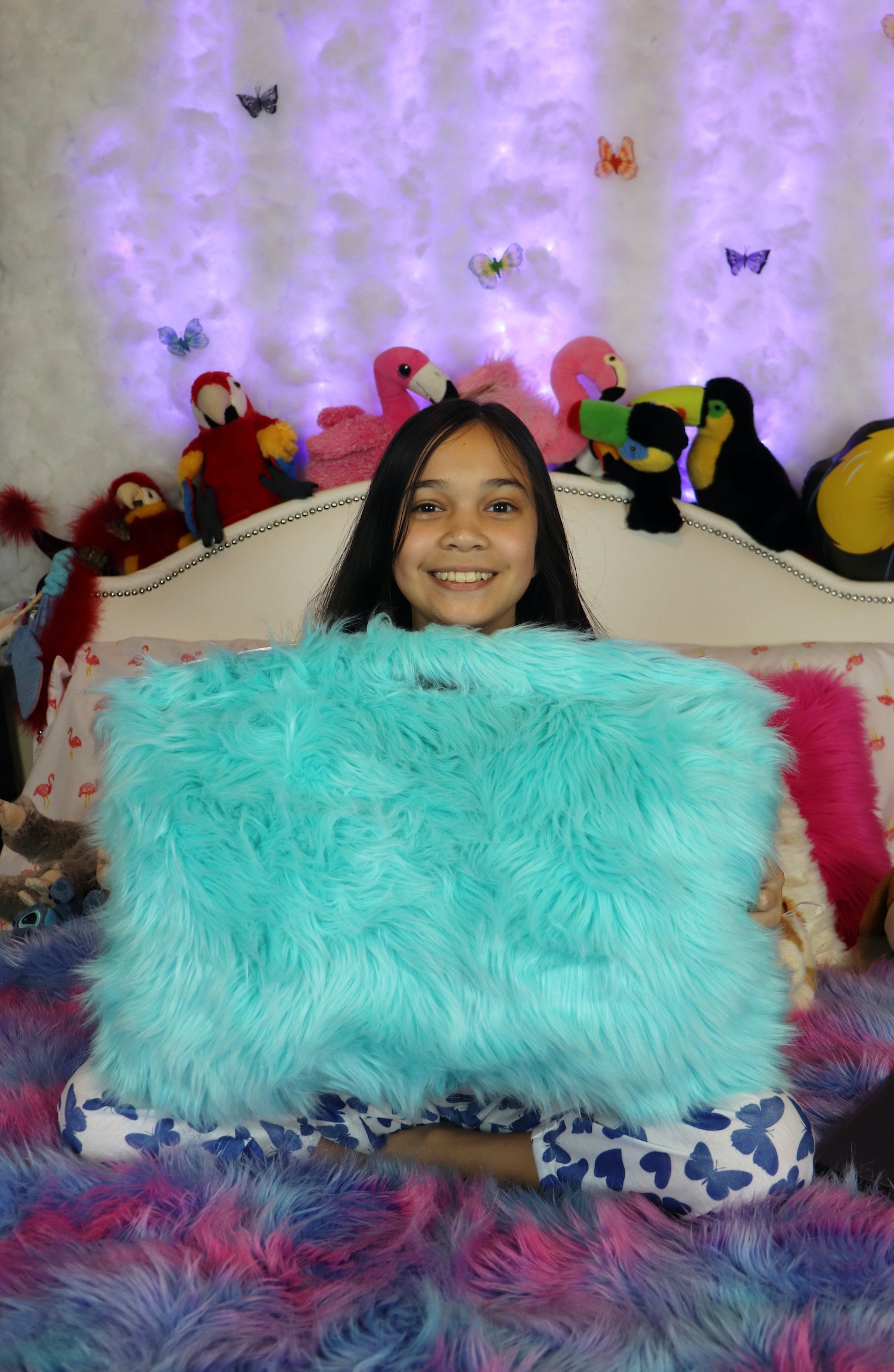 faux fur cushion tween decor